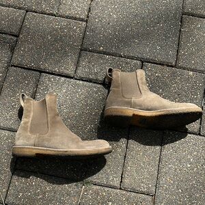 Women's Tan Chelsea Boots